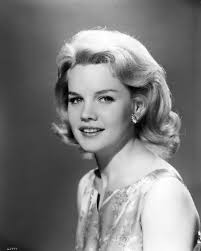 How tall is Carroll Baker?